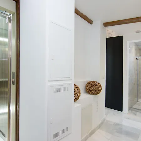 Alhambra Apartment