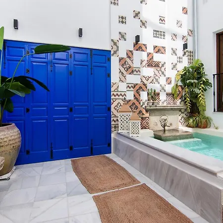 Alhambra Apartment *