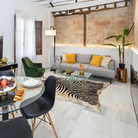 Alhambra Apartment *
