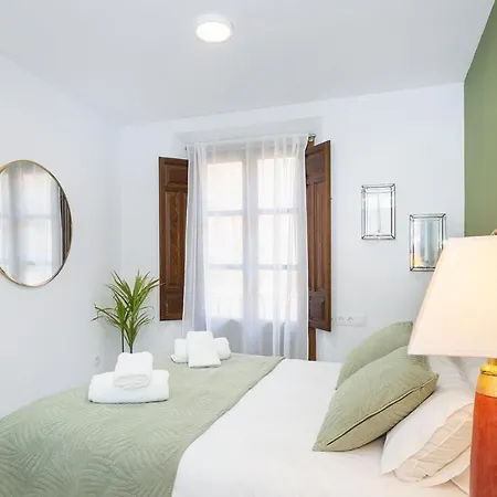 Alhambra Apartment *