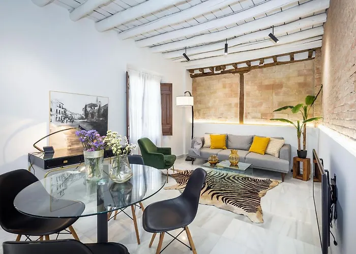 Alhambra Apartment *