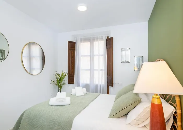 Alhambra Apartment *